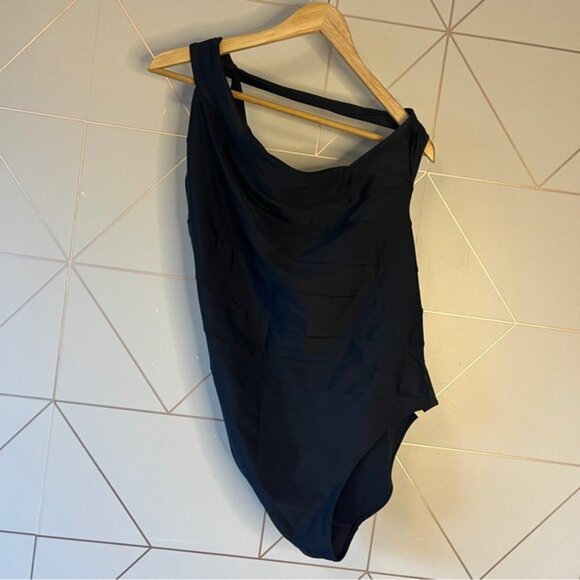 Summersalt The Sidestroke One Piece Swimsuit Sea Urchin Black - Picture 2 of 8